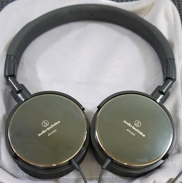 Audio-Technica ATH-ES7-5.JPG