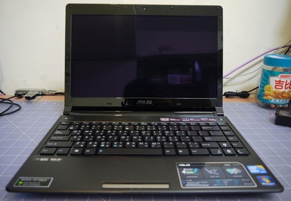 Asus U35-12.JPG