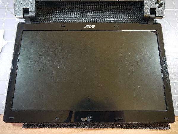 Acer 1830T-3.JPG