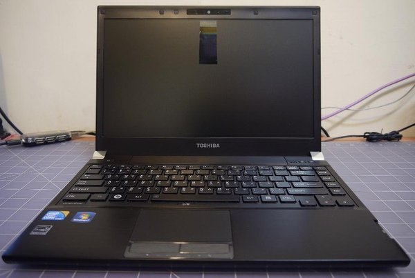 Toshiba R700-23.JPG