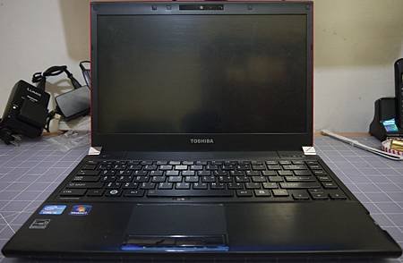 Toshiba R830