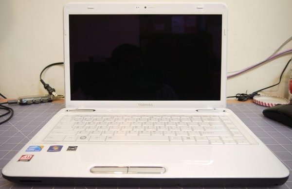 Toshiba L640-10.JPG