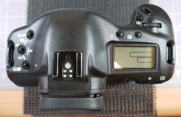 Canon 1DII-1.JPG
