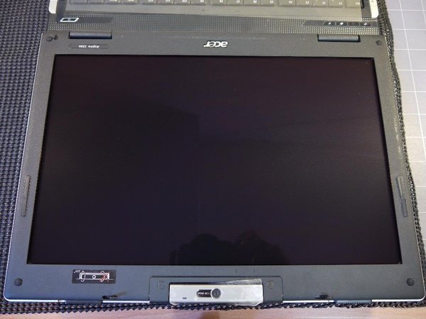 Acer 5583-4.JPG