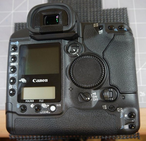 Canon 1DII.JPG