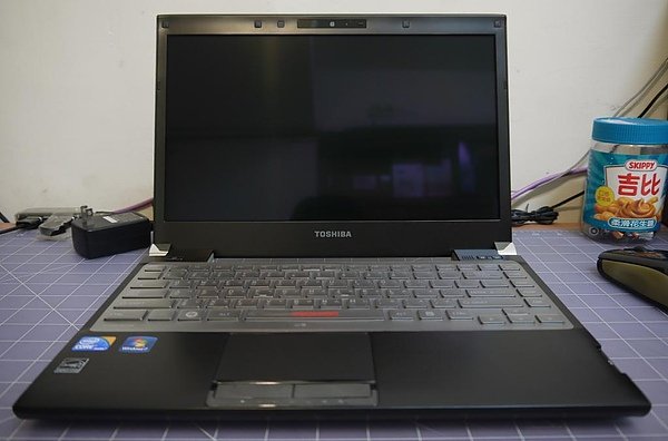 Toshiba R700-5.JPG