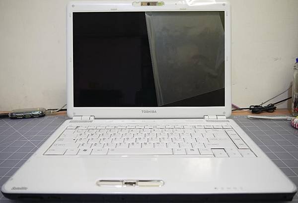 Toshiba M60-3.JPG
