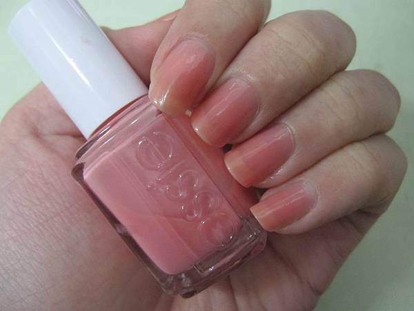 essie 472 SHOP TILL I DROP