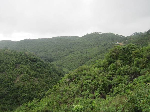 走路到Kawasan Fall