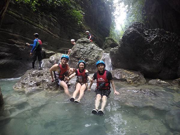 Day02-094-Guide Gopro-Canyoneering in Kawasan Fall