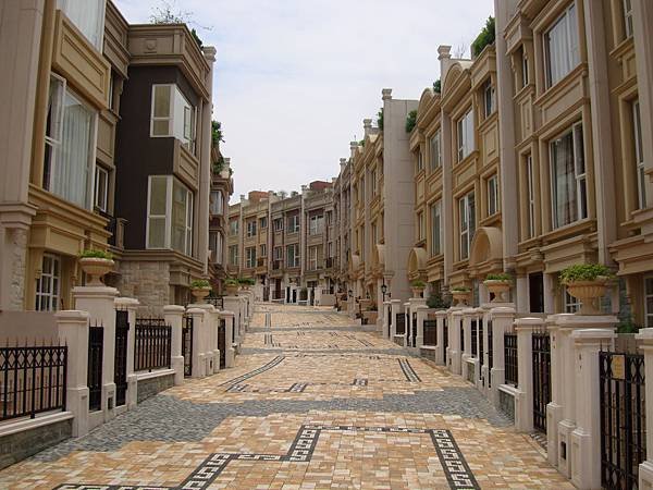 Townhouses.JPG