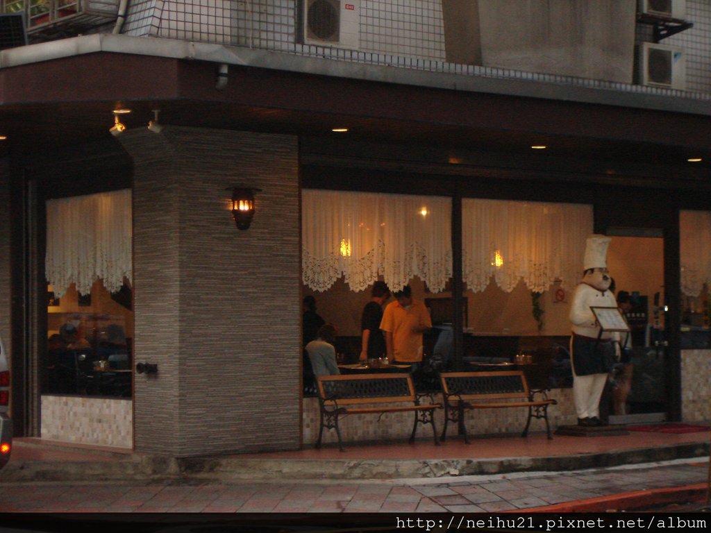 布克湖義式坊.JPG