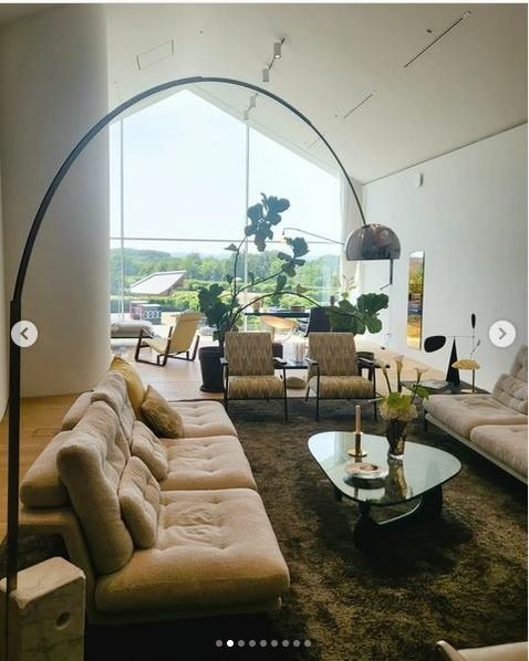vitra b.JPG