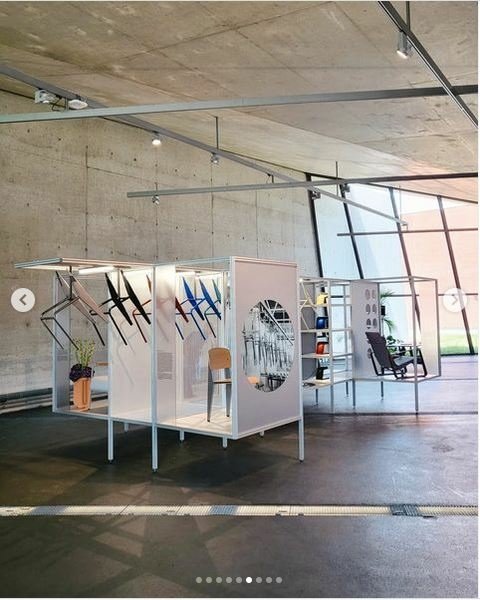 vitra e.JPG