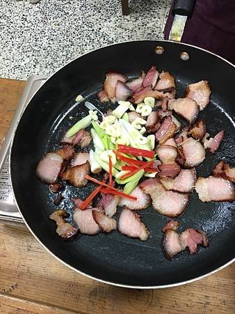 臘肉炒高麗菜 及臘腸飯_6