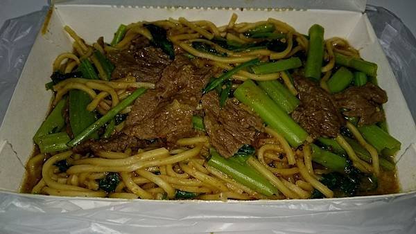 1090台中市北屯區昌平路一段216號旁鐵棚下「富沙茶牛肉」