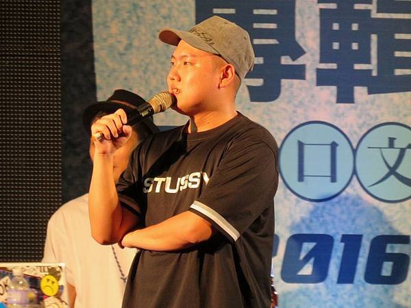0186桃園市龜山區「玖壹壹簽唱會」在文化花園夜市
