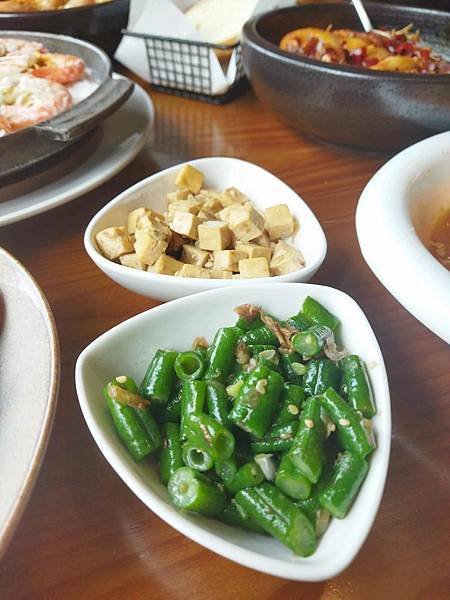 台中北屯美食|鴻龍宴。把大船開進店裡的超霸氣餐廳，高達 12