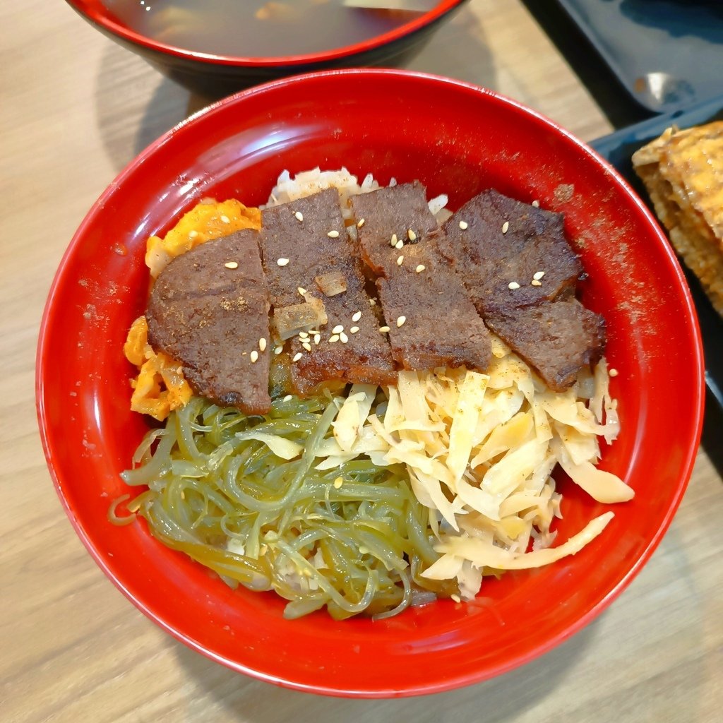 台中美食| 伙房燒烤-甘肅店。串燒最便宜只要 15 元! 串