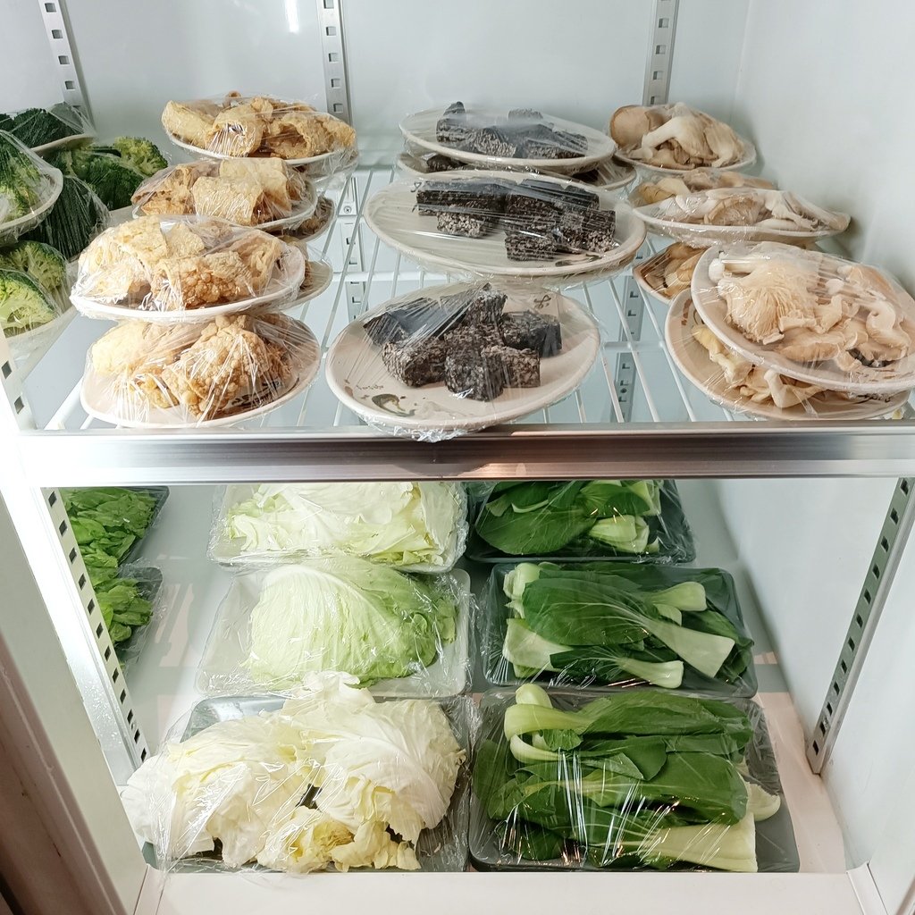 台中石頭火鍋｜久桃石頭火鍋｜爆香現炒鍋物，靈魂湯頭熬製 8 