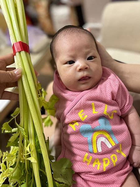 台中市大里區嬰兒滿月理胎毛、嬰兒滿月剃頭一定要剃光頭嗎？也可
