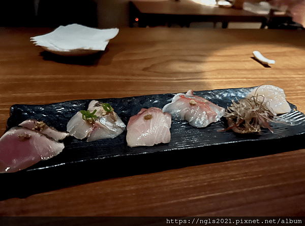 英雄塚 深夜食堂 深夜美食 宵夜美食 台北宵夜 台北美食 台北美食推薦 台北酒吧 台北隱藏美食 台北隱藏酒吧 台北日式料理 台北日式料理推薦 深夜酒吧 台北深夜美食 台北無菜單料理 信義區酒吧 信義區美食