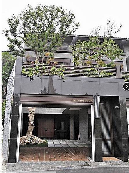 「宜蘭厝」花了十多年才建立起品牌；而邁入第三年的「高雄厝」可