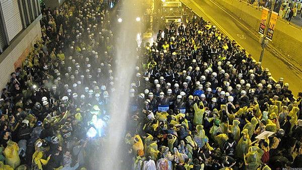 140428030826_cn_taipei_protest_03_624x351_bbcchinese_nocredit