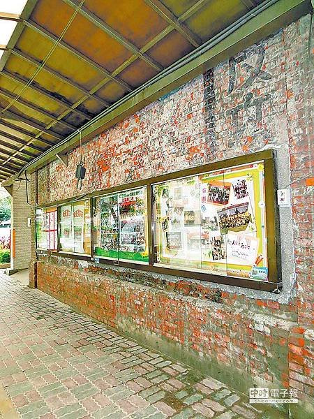 戒嚴時期的「還我」、「河山」新莊國小一樓校舍，是新北市唯一保