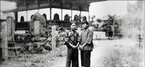 急公好義+北埔姜家與台北洪家+粵、福，客、閩+洪騰雲於是陸續