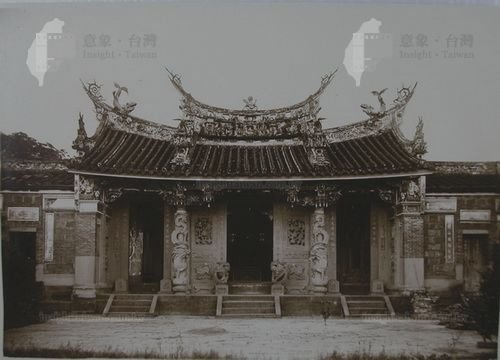 慈天宮創建於西元1835年，由北埔地區首墾戶姜秀鑾率眾執行興