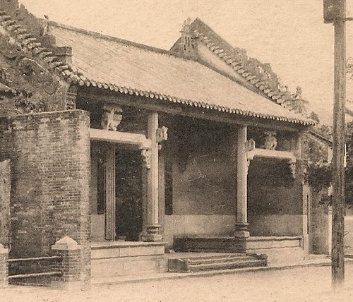 台南兩廣會館位於臺灣府城龍王廟街，建於清朝光緒三年（1877