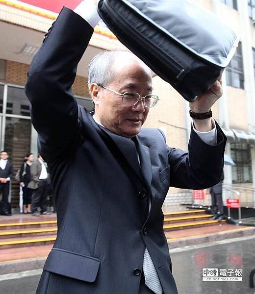 證實黃世銘提出退休，退休後，如果一次領退休金可領一千二百萬餘