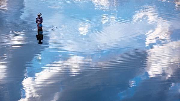 man-walking-cloud-water
