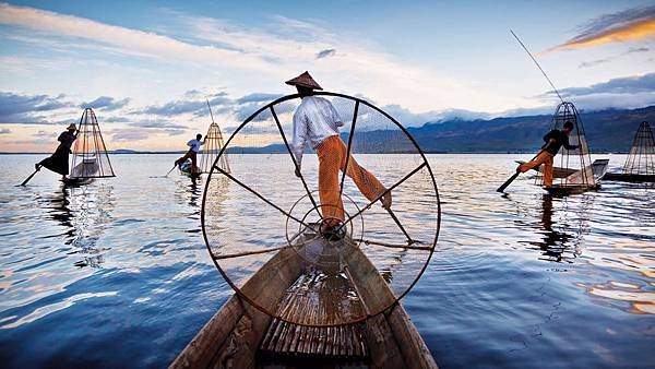 intha-fisherman-dawn