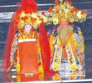 土地公娶妻+土地婆/土地公被逼婚 村民鎖廟門反制逼婚 /福德