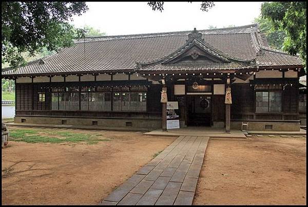 嘉義神社/嘉義神社位於臺灣嘉義市今嘉義公園中，社格屬國幣小社