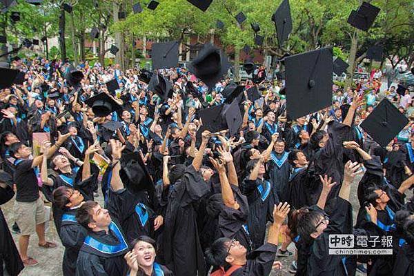 全國薪水最高縣市，由新竹市的平均月薪54.7K拔得頭籌，新竹