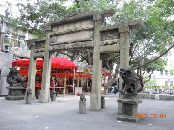 急公好義+北埔姜家與台北洪家+粵、福，客、閩+洪騰雲於是陸續
