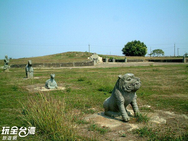 臺灣石獅,狛犬/飛獅終代替了飛虎/寺廟簷飾/孔廟+及通天柱/