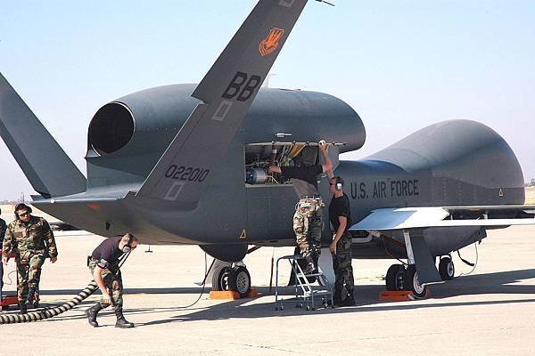 RQ-4_Global_Hawk