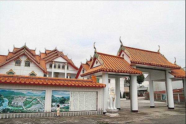 潮音禪寺/全台第一座泰式外觀的寺廟/全台最高的坐姿「自在觀音