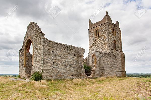 25489296-St-Michaels-CHurch-on-Burrow-Mump-a-hill-and-historic-site-overlooking-Southlake-Moor-in-Burrowbridg-Stock-Photo