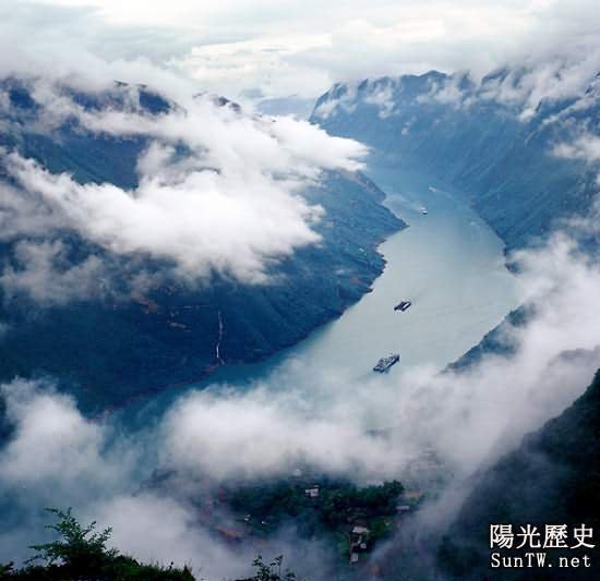 “巫山雲雨”男歡女愛的代名詞是男女交歡之事/宋玉的《神女賦》