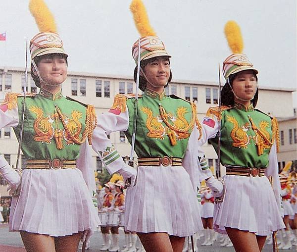 北一女爭取短褲進出校門/台中一中 台中女中學生去年在朝會脫裙