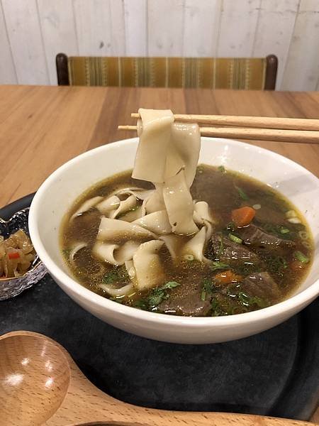 【台南中西區】『寔藏家』~美麗典雅的牛肉麵專賣店，台南溫體牛