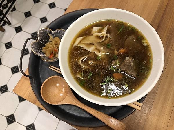 【台南中西區】『寔藏家』~美麗典雅的牛肉麵專賣店，台南溫體牛