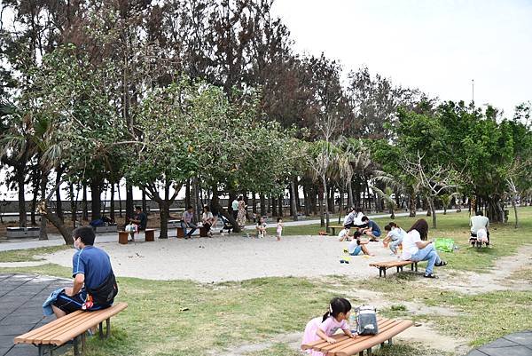 【嘉義景點】東石漁人碼頭～免門票，玩水、玩沙、當網美、吃海鮮