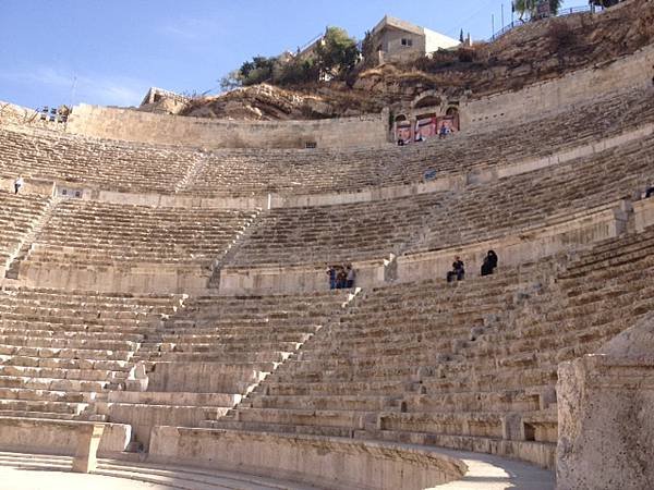 2-amman-romantheater