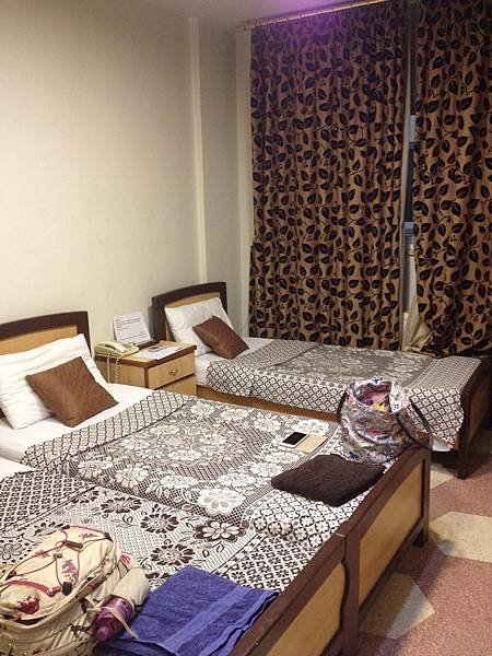 2-amman-hotelroom